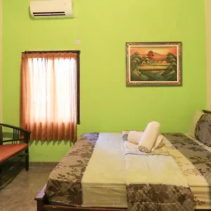  Guest house Kubu Turah Homestay